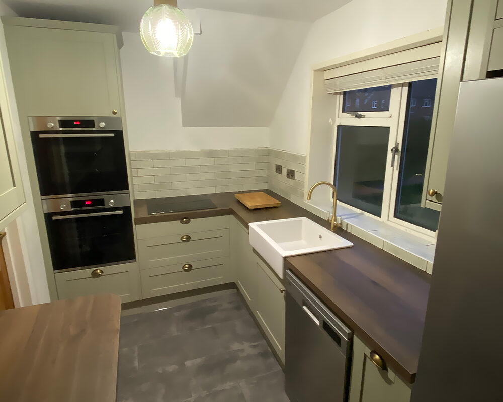 Small shaker kitchen installed in East Grinstead by builders from River.ODP building company, kitchen design and installation specialist.