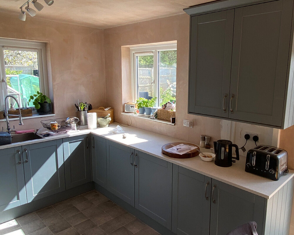 Shaker style slate grey kitchen installed in Polegate by installation company River.ODP kitchen builders and installers.