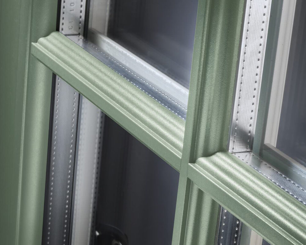 View on detail of bars in sculptured window frame - Quality and professional installation by River ODP